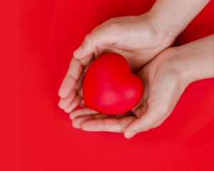 mempamerkan kasih sayang